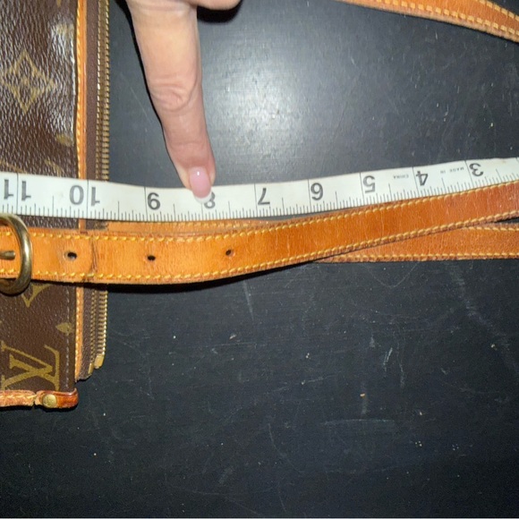 LV. Brown Monogram Tote Bag - Picture 13 of 16